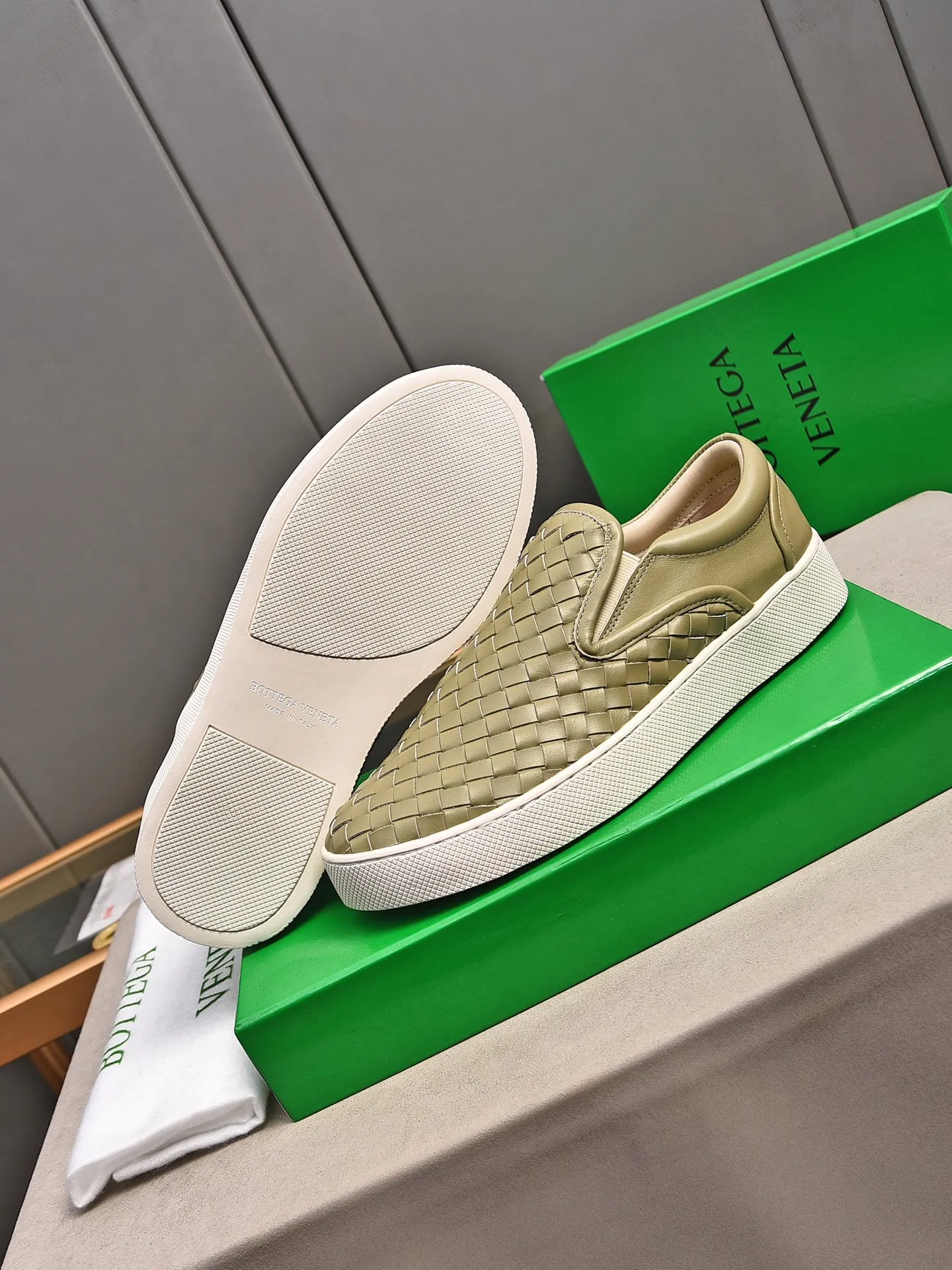 Men's shoes 💰480 [Sleeves series] BOTTEG* VENET* - high-end boutique Size: 38-44 (45 customized) BV new product, first-layer cowhide artificially woven classic style harmoniously blends with contemporary fashion temperament, rubber soles are light and flexible, water-dyed sheepskin pads! [Taobao, Tmall, and live streaming are the first choices]